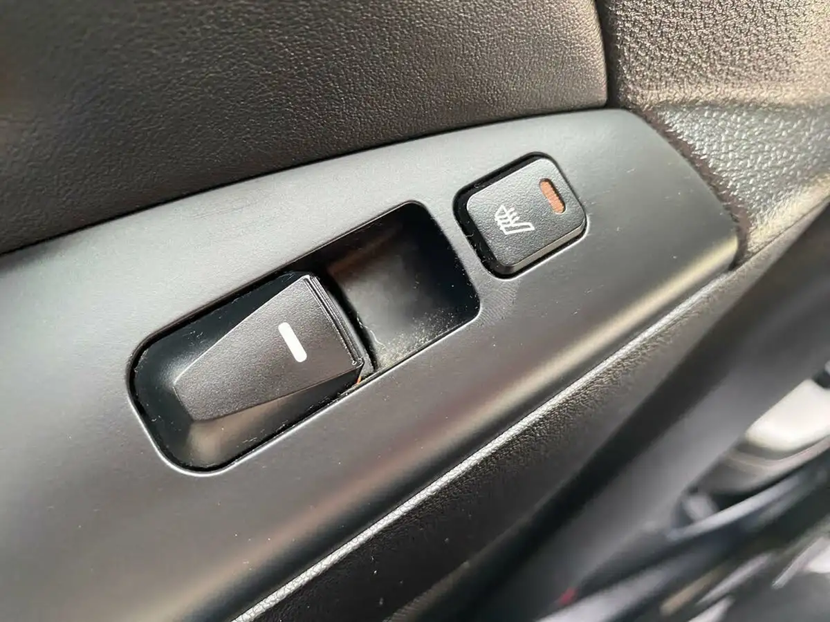 2013-hyundai-ix35-17td-se-nav-big-19