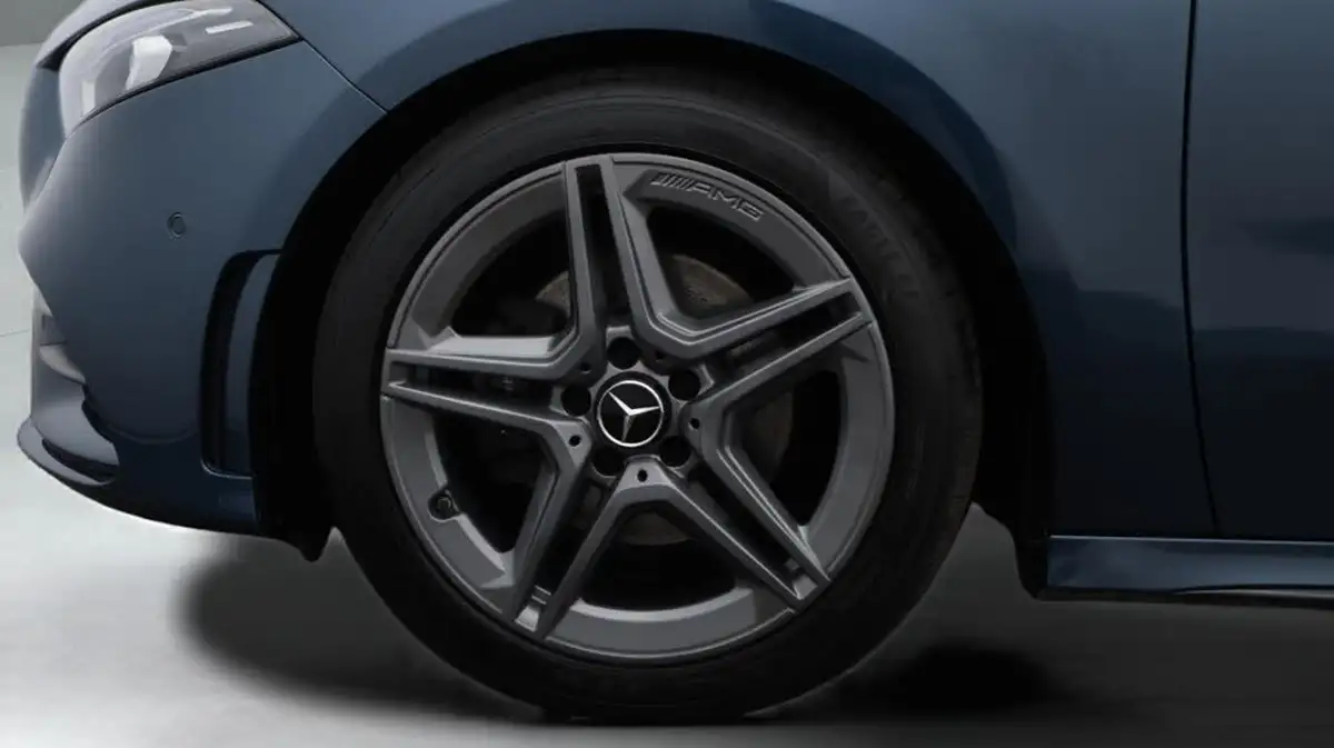 2022-mercedes-benz-a-class-13-a200-amg-line-edition-executive-hatchback-5d-big-18