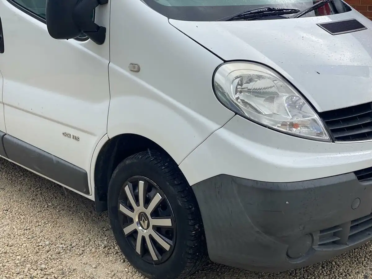 2009-renault-trafic-20td-sl27dci-115-panel-van-big-11