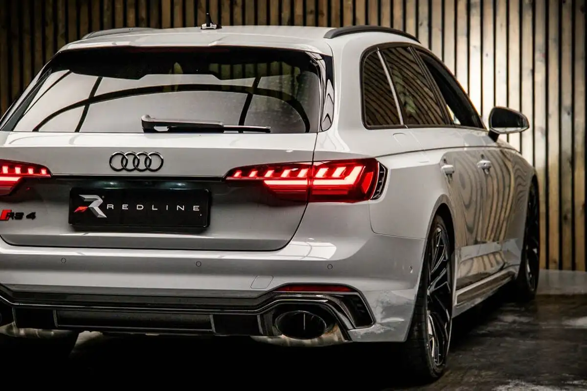 2023-audi-rs4-avant-29-tfsi-carbon-black-big-20