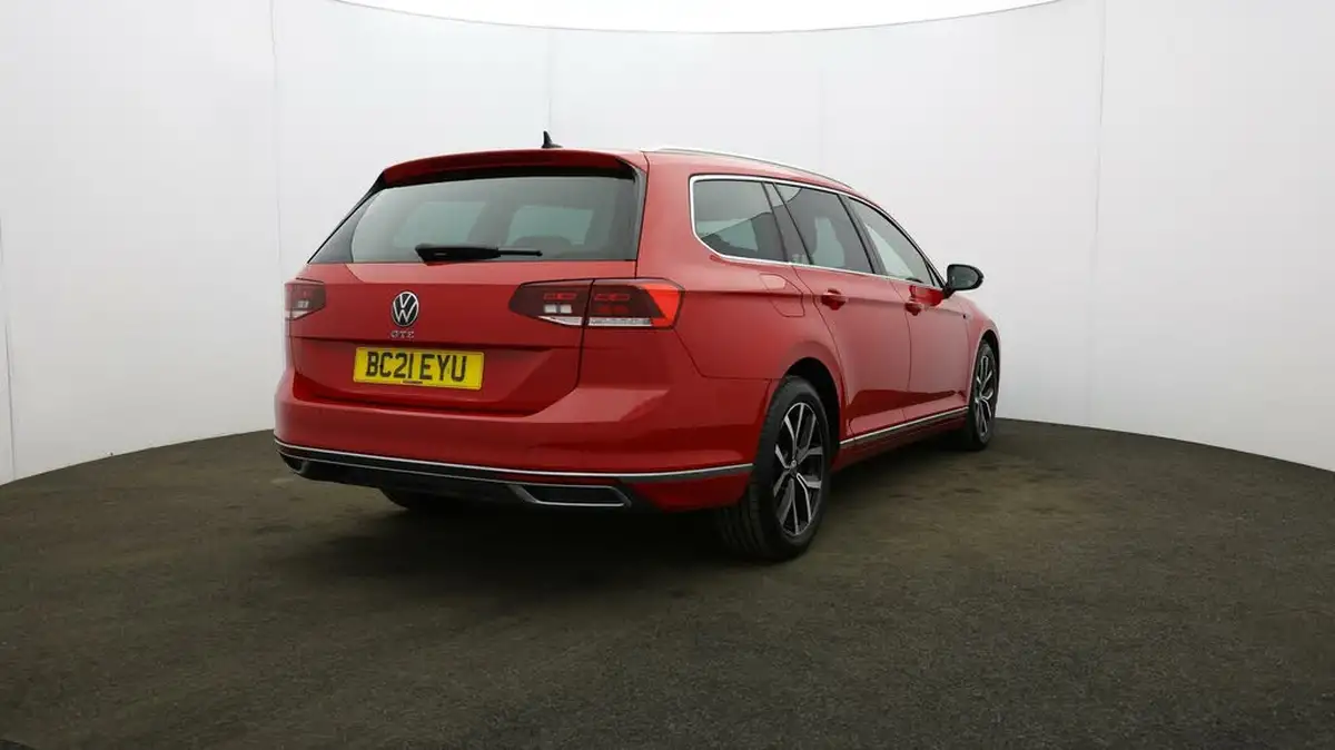 2021-volkswagen-passat-14-tsi-gte-estate-5d-big-59