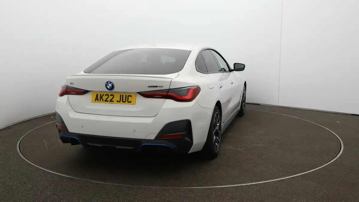 2022-bmw-i4-e-edrive40-m-sport-big-50