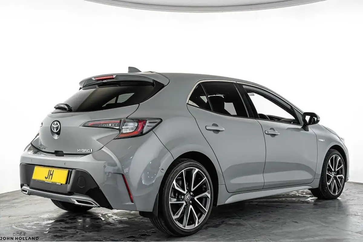 2022-toyota-corolla-20-vvt-i-excel-181bhp-trk-hatchback-big-8