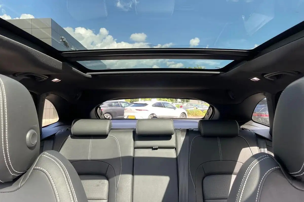 2022-jaguar-f-pace-20-p250-r-dynamic-black-big-25