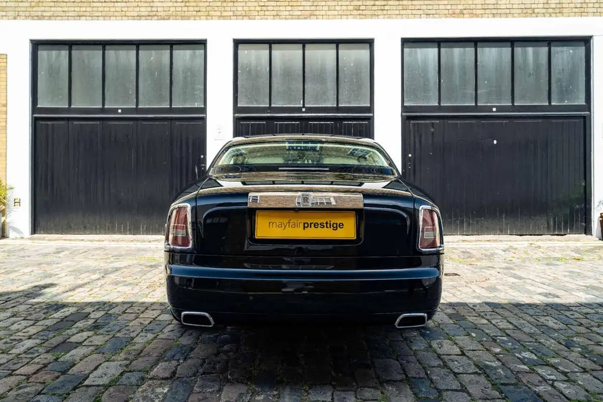 2016-rolls-royce-phantom-big-11