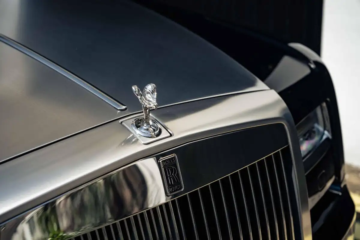 2016-rolls-royce-phantom-big-35