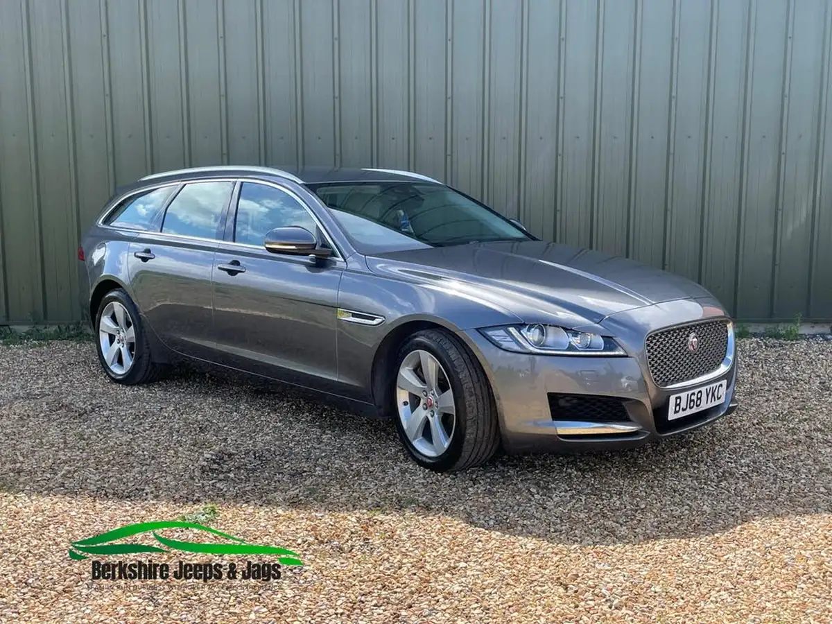 2018-jaguar-xf-30td-portfolio-sportbrake-5d-big-0