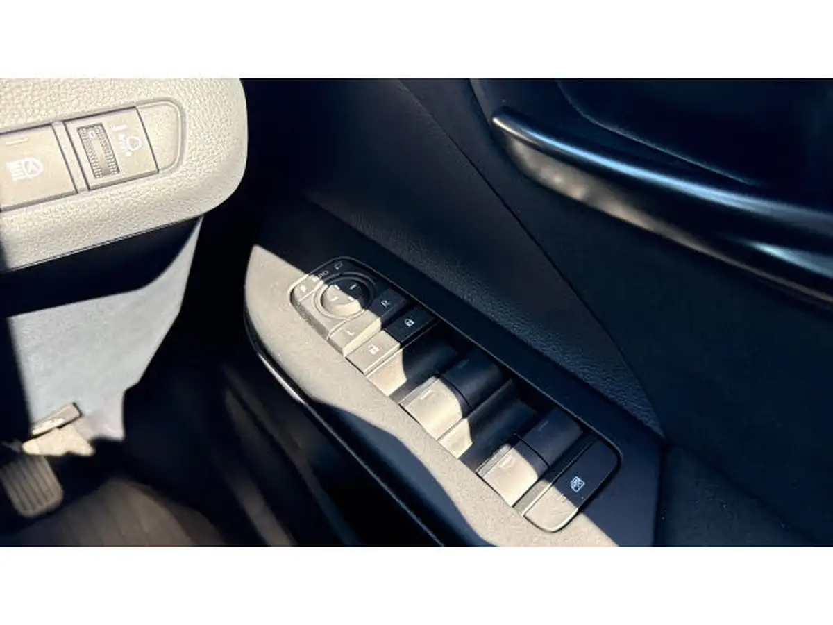 2024-toyota-c-hr-20-vvt-i-gr-sport-220bhp-plug-in-safety-packpremium-pack-big-27