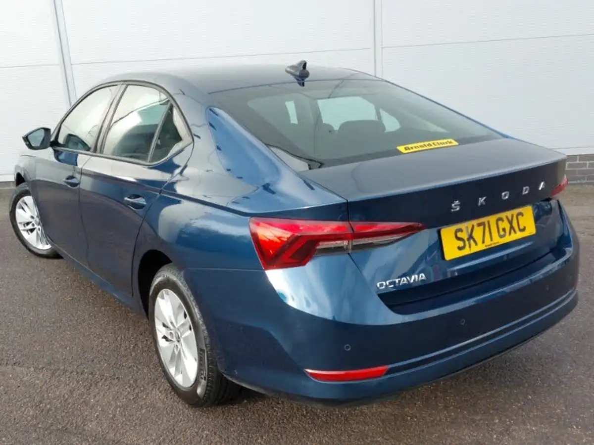 2021-skoda-octavia-10-tsi-se-technology-hatchback-big-1