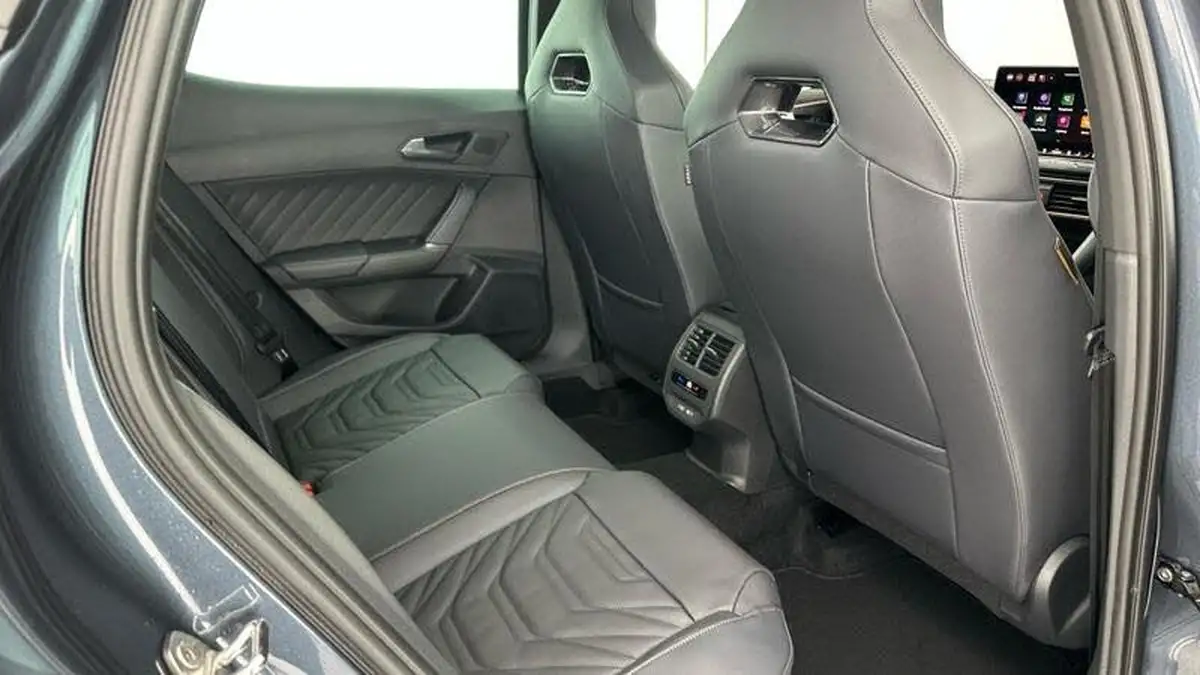 2025-cupra-formentor-15-etsi-v3-big-26