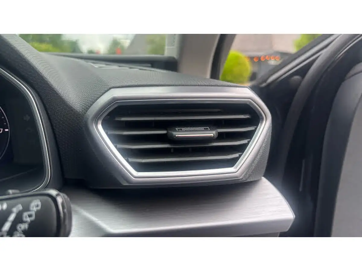 2024-seat-leon-14-e-hybrid-fr-hatchback-big-31