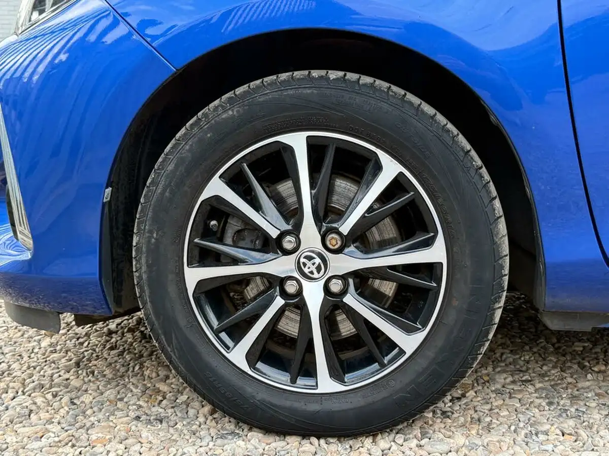 2018-toyota-yaris-15-vvt-i-icon-tech-98bhp-hybrid-1497cc-e-cvt-big-15