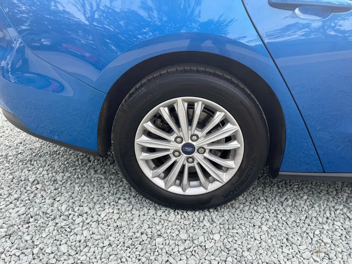 2018-ford-focus-15-titanium-estate-auto-big-17