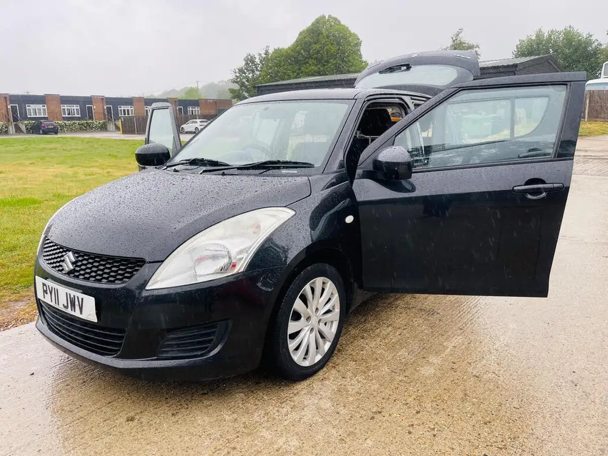 2011-suzuki-swift-12-sz3-5d-big-2
