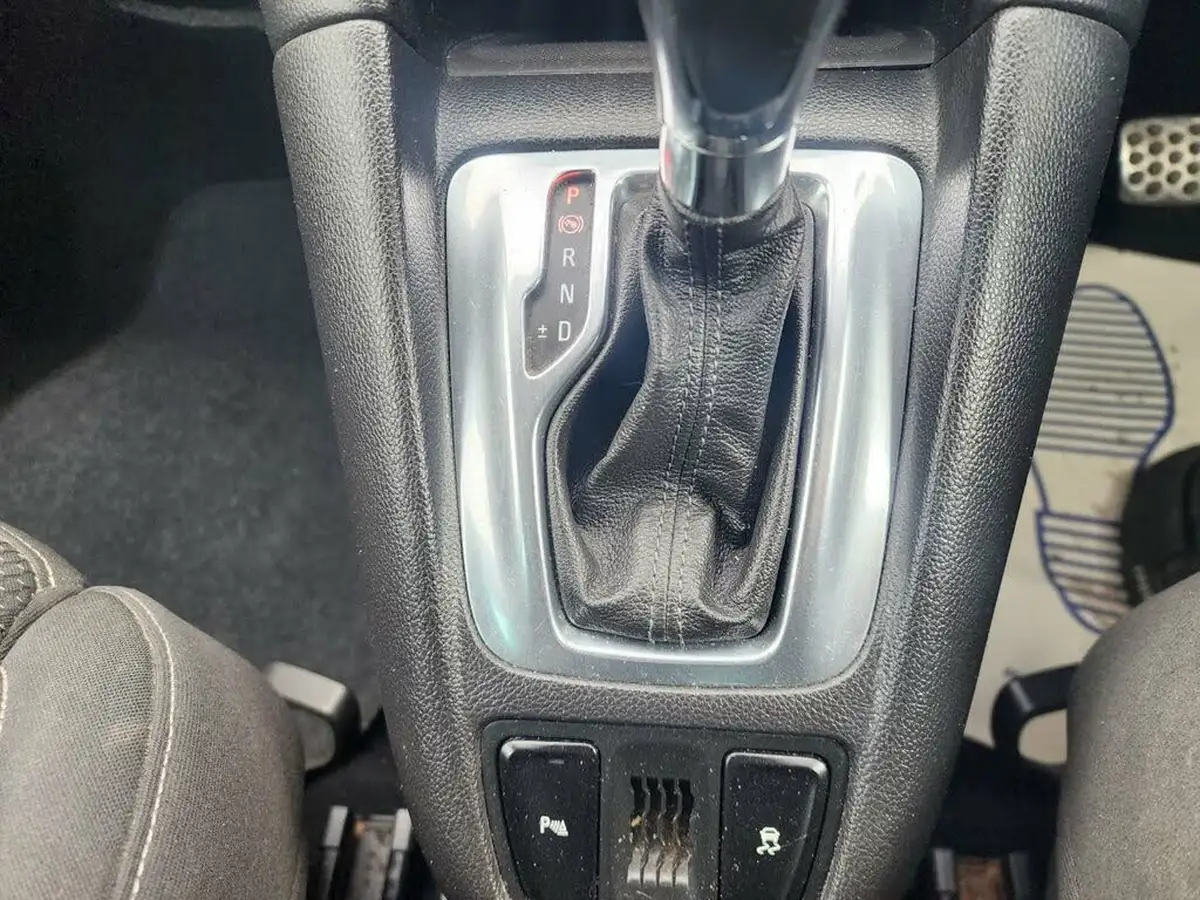 2016-vauxhall-zafira-tourer-20cdti-sri-auto-big-12