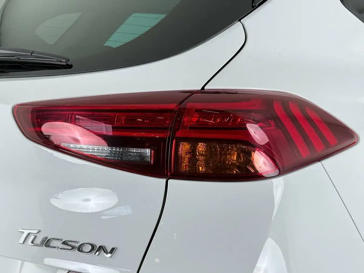 2020-hyundai-tucson-16-t-gdi-se-nav-dct-big-10