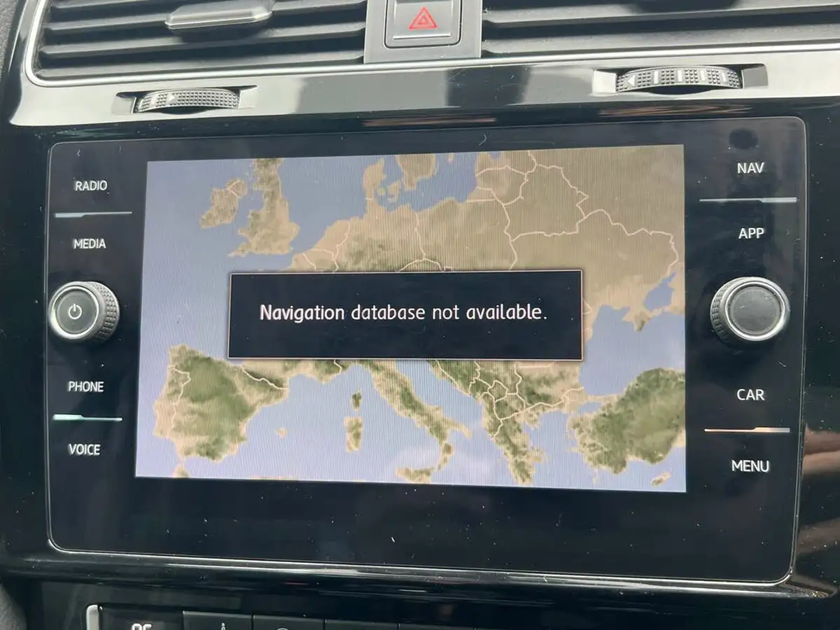 2018-volkswagen-golf-20tdi-gtd-hatchback-5d-big-47