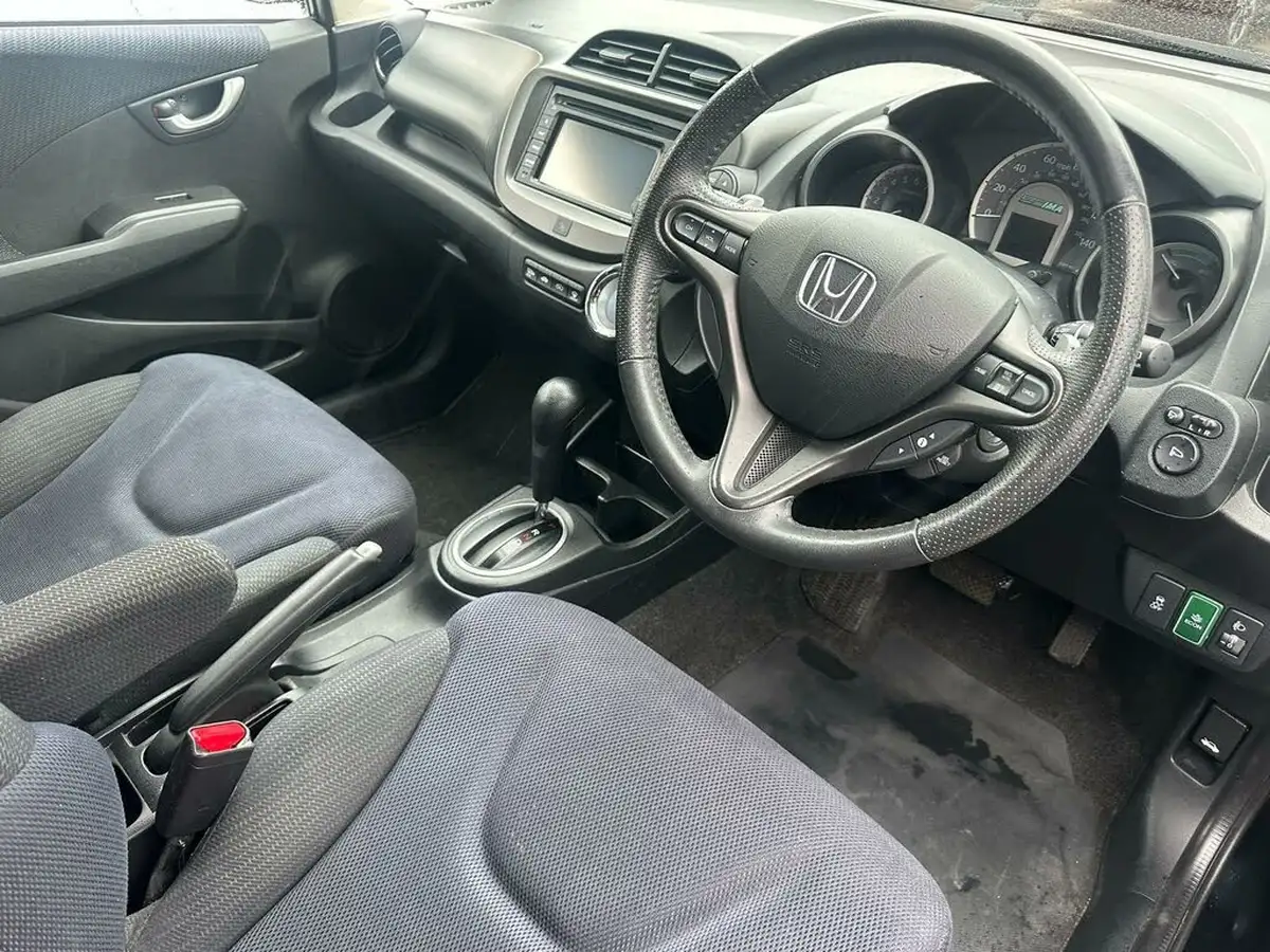 2014-honda-jazz-13-hs-t-big-13