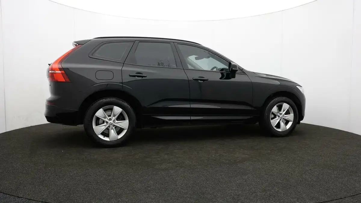 2021-volvo-xc60-20-b5-momentum-big-38