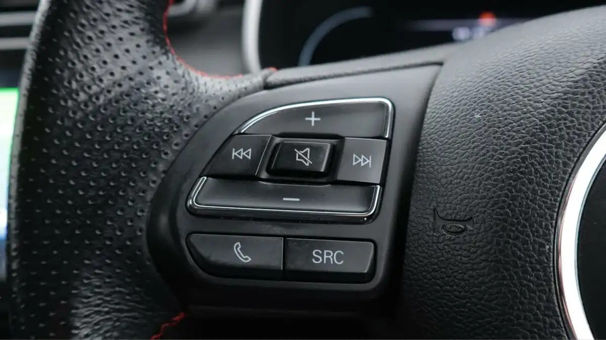 2021-mg-zs-suv-15-vti-tech-exclusive-big-23