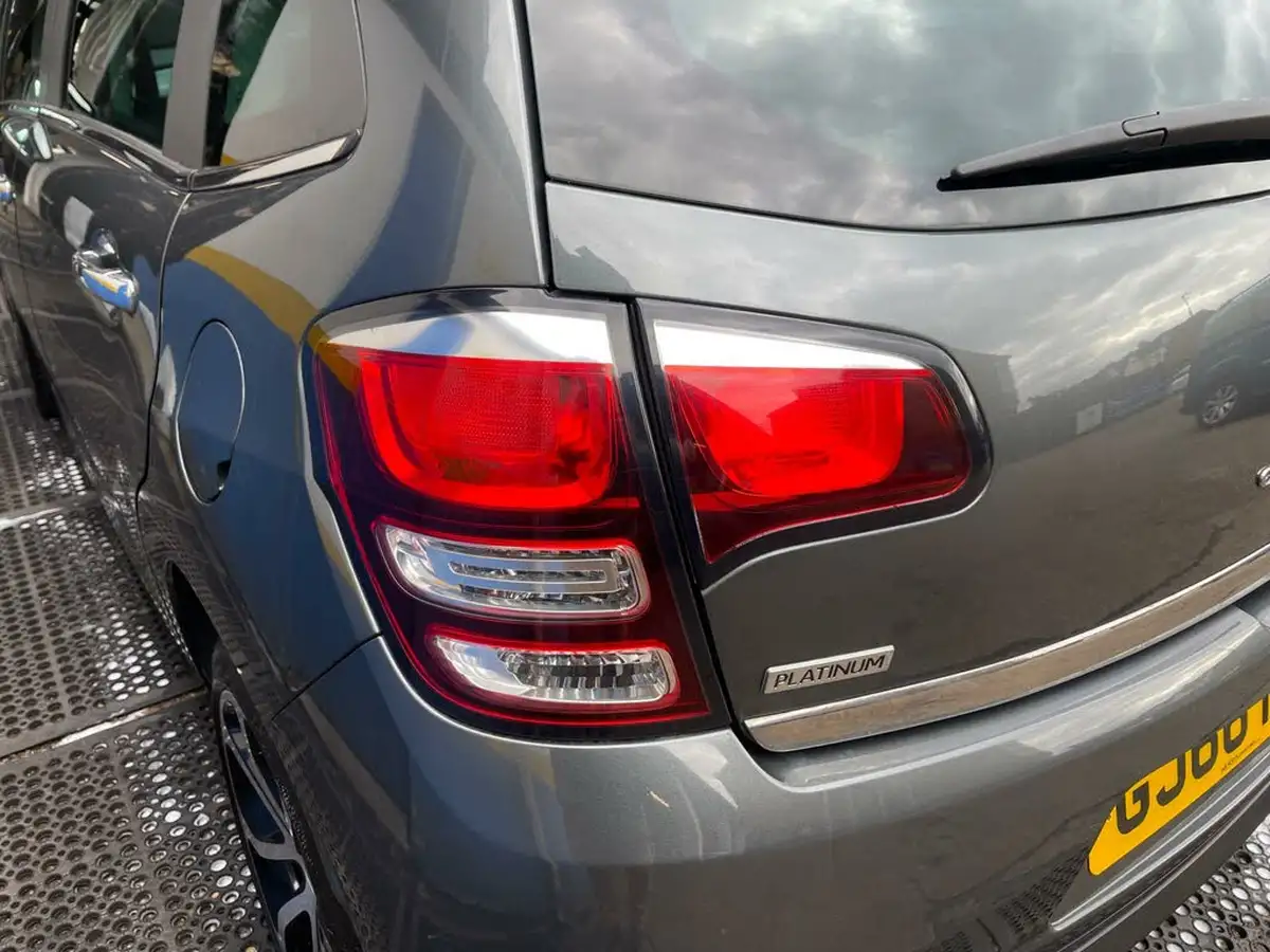 2016-citroen-c3-12-puretech-platinum-big-16