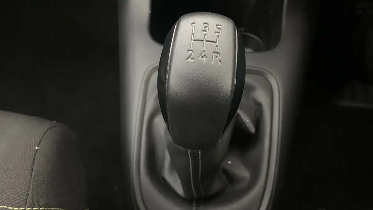 2021-citroen-c3-12-puretech-shine-83ps-big-28