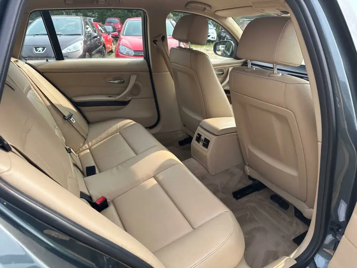 2012-bmw-3-series-20-318i-exclusive-edition-auto-big-24