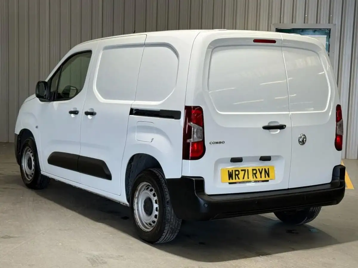 2022-vauxhall-combo-15cdti-dynamic-2000-100pseu6d-big-1