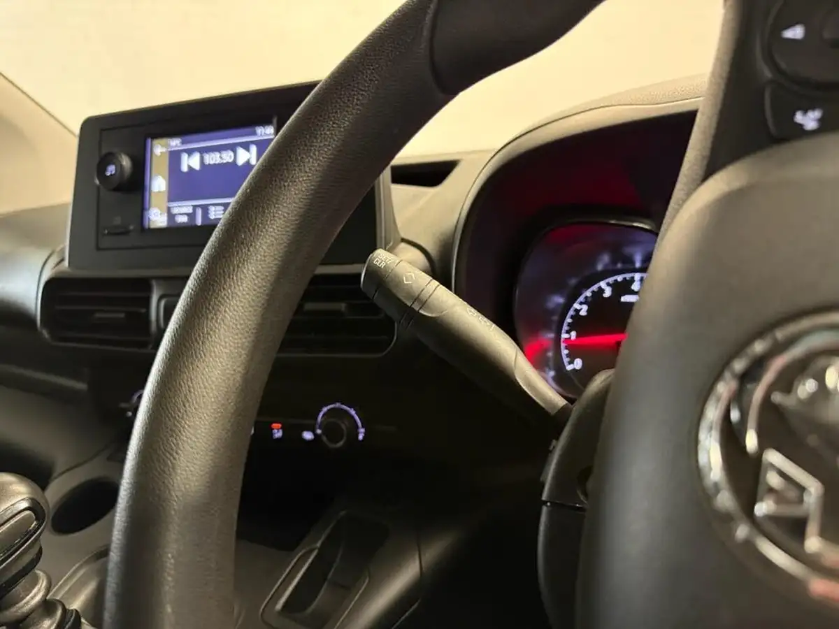 2022-vauxhall-combo-15cdti-dynamic-2000-100pseu6d-big-25