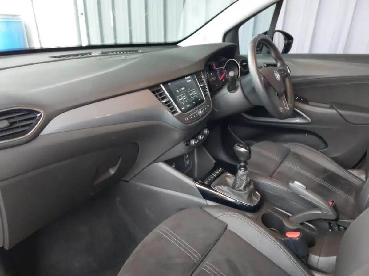 2022-vauxhall-crossland-15-ultimate-110ps-big-4