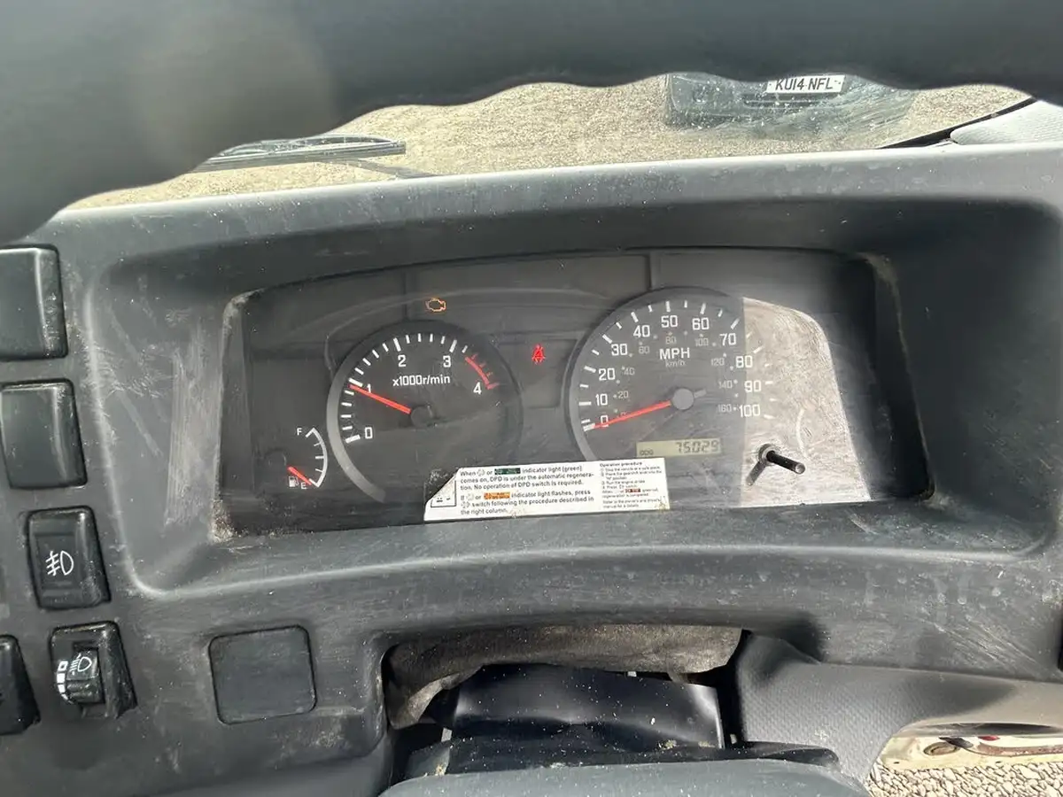 2013-isuzu-truck-n-30td-n35150-t-grafter-dropside-truck-big-5