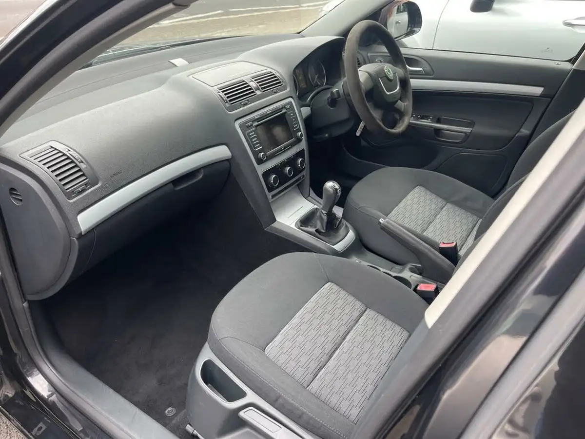 2010-skoda-octavia-14-se-tsi-122bhp-hatchback-big-21