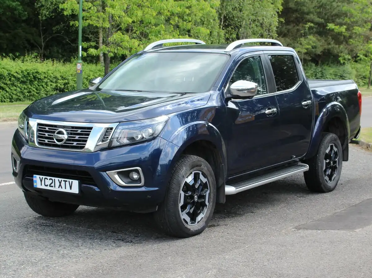 2021-nissan-navara-23dci-tt-tekna-8-navileather-auto-big-0