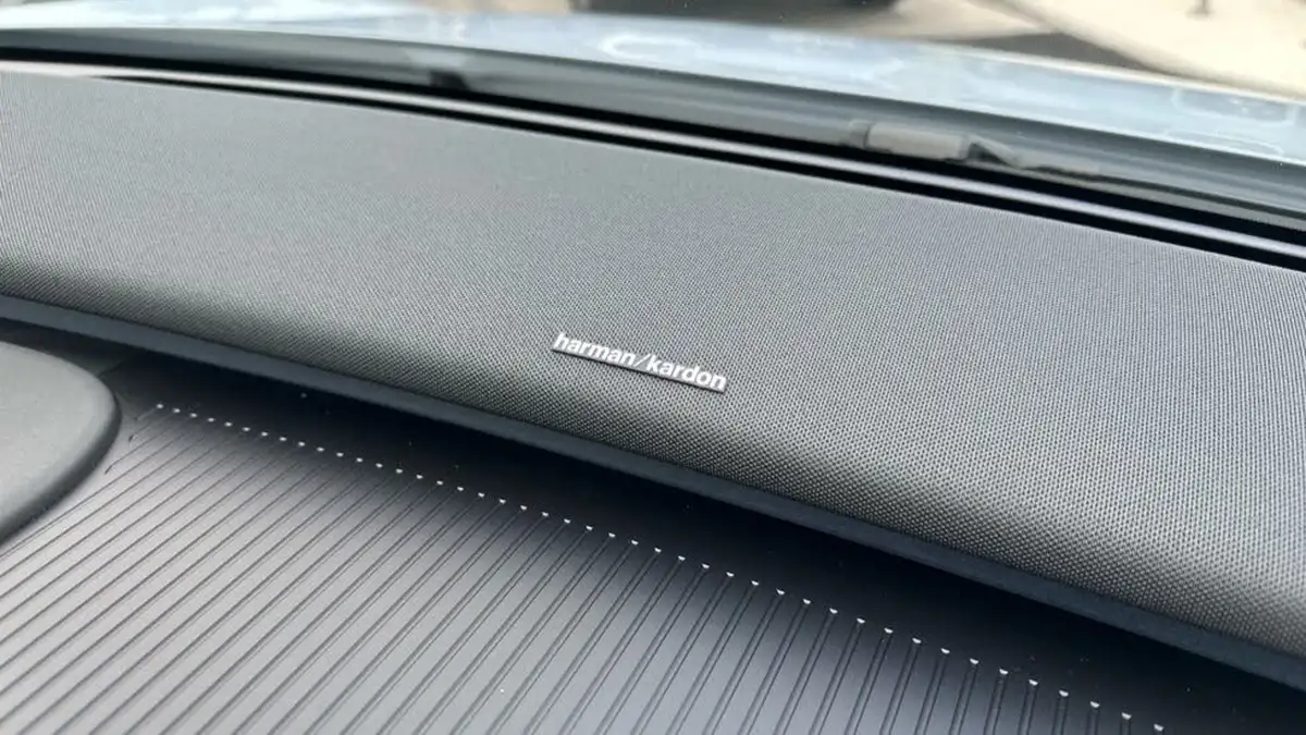 2024-volvo-ex30-e-single-motor-plus-extended-range-big-33