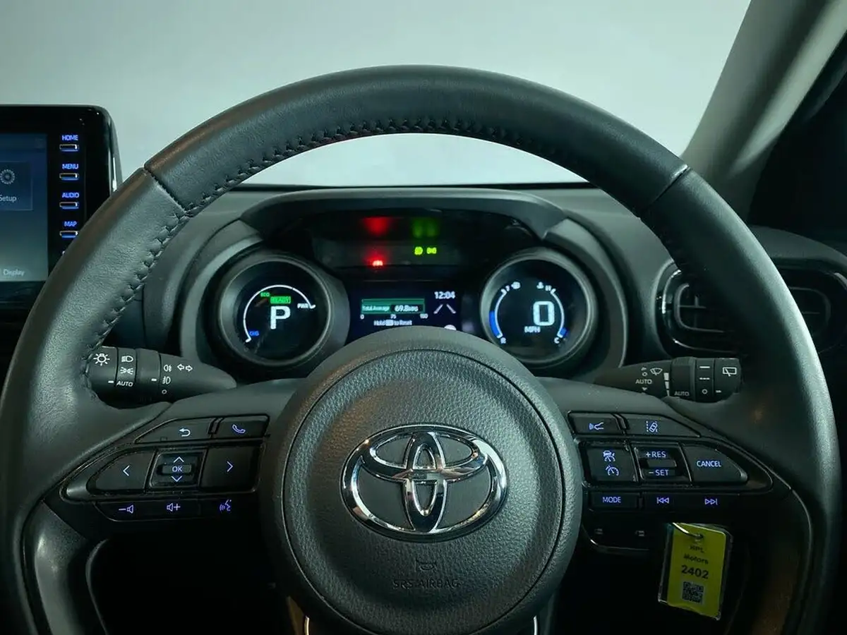2023-toyota-yaris-15-vvt-i-design-big-21