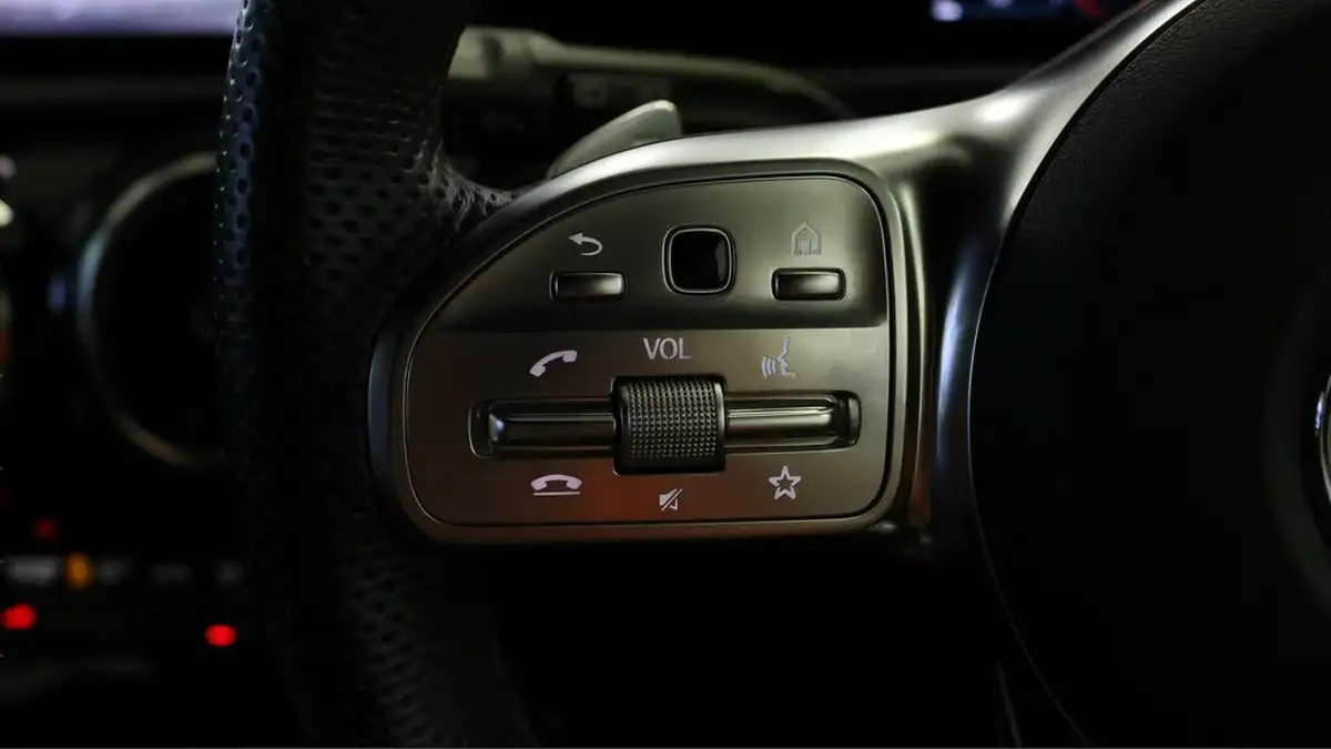 2021-mercedes-benz-a-class-20d-a220d-amg-line-executive-hatchback-5d-big-36