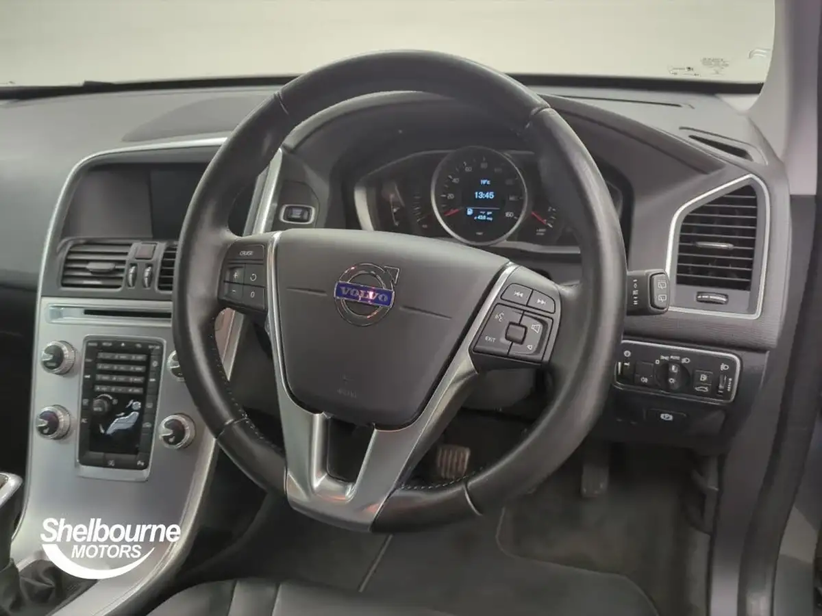 2017-volvo-xc60-20td-d4-se-big-3