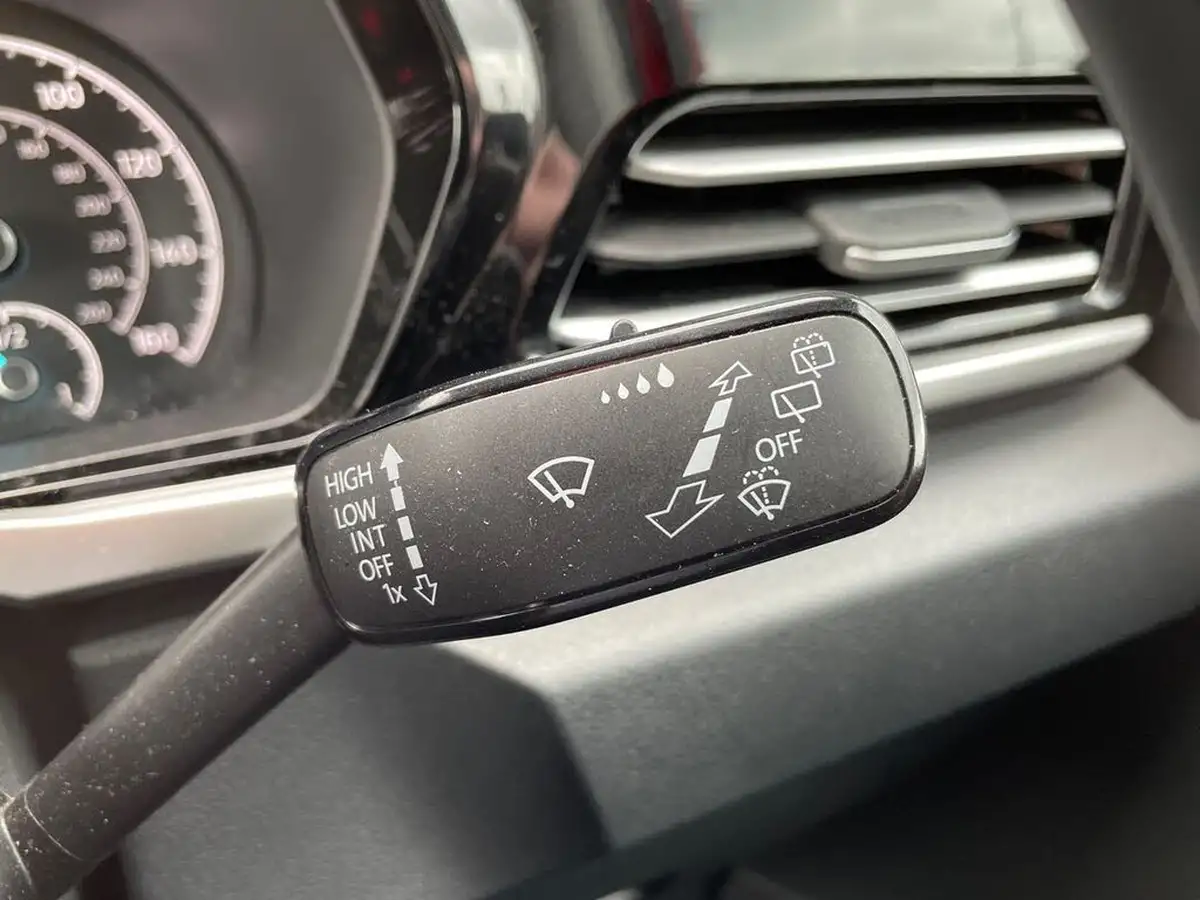 2023-ford-tourneo-connect-20-titanium-big-31
