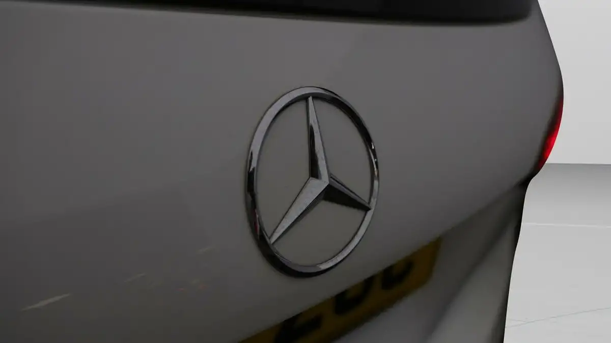 2020-mercedes-benz-a-class-20-a250-amg-line-executive-hatchback-5d-big-20
