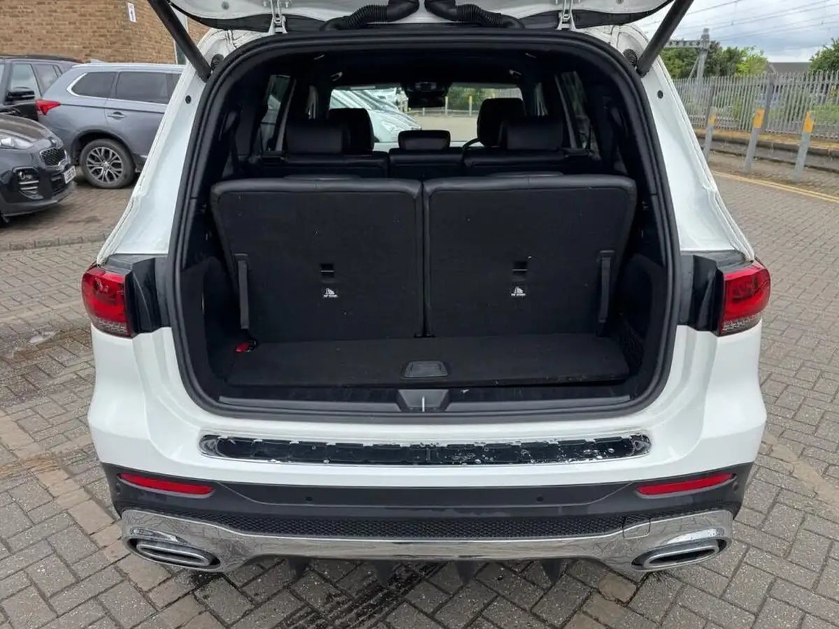 2020-mercedes-benz-glb-class-20d-glb220d-amg-line-premium-5-big-11