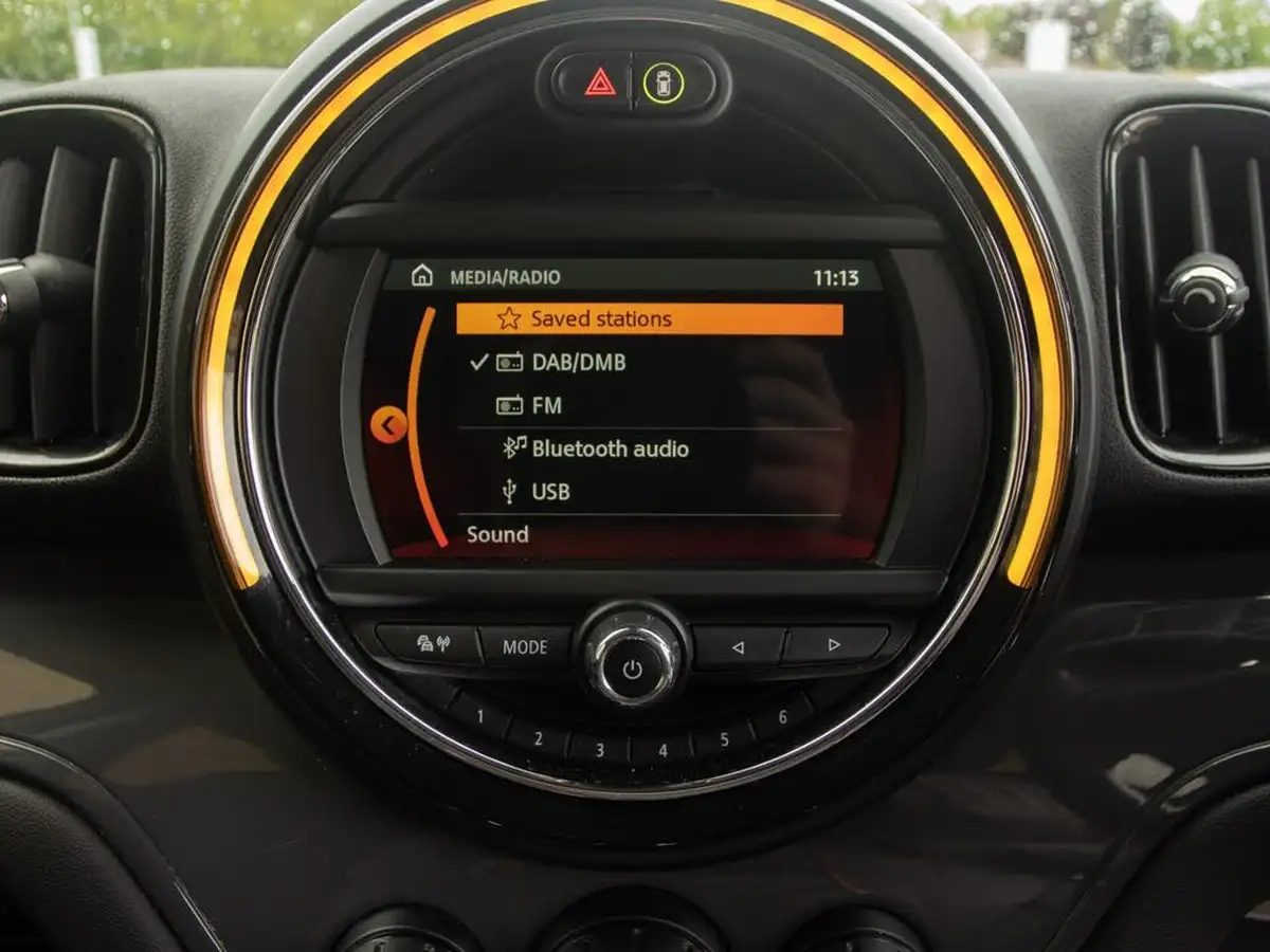 2019-mini-countryman-15-cooper-classic-big-26