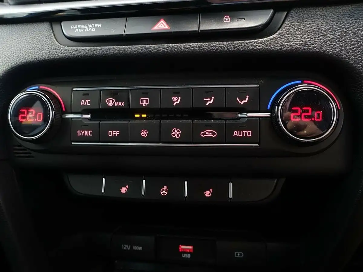 2020-kia-ceed-10-t-gdi-gt-line-big-25