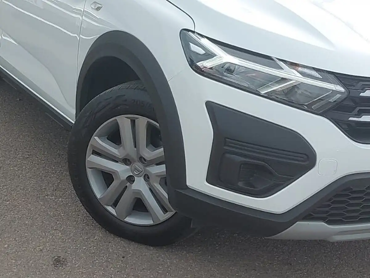 2022-dacia-sandero-stepway-10-tce-essential-90bhp-big-8