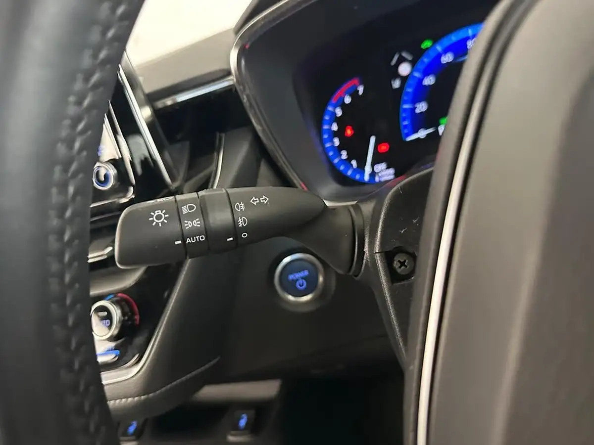 2021-toyota-corolla-18-vvt-i-icon-tech-trk-hatchback-5d-big-23