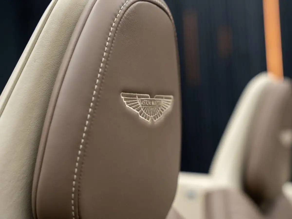 2018-aston-martin-db11-40-v8-big-19