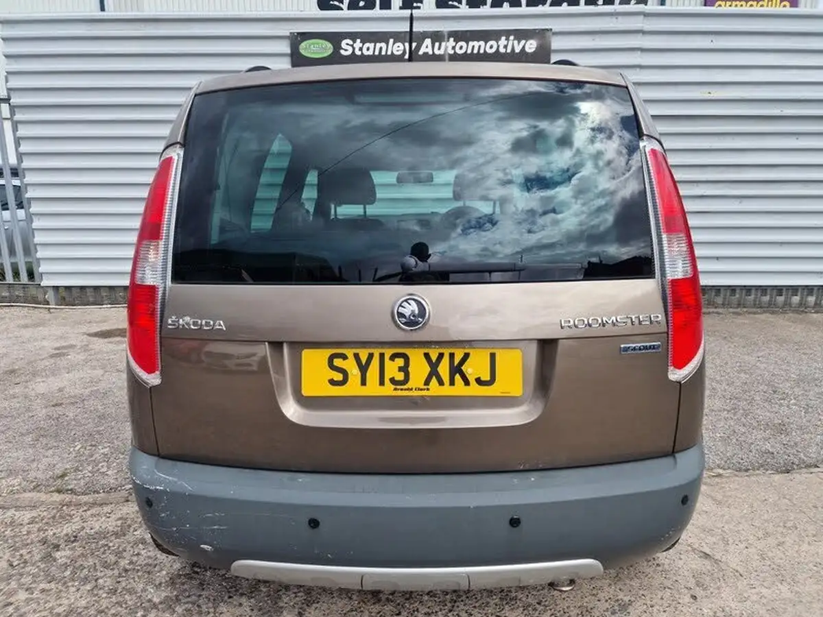 2013-skoda-roomster-16tdi-scout-105ps-big-5