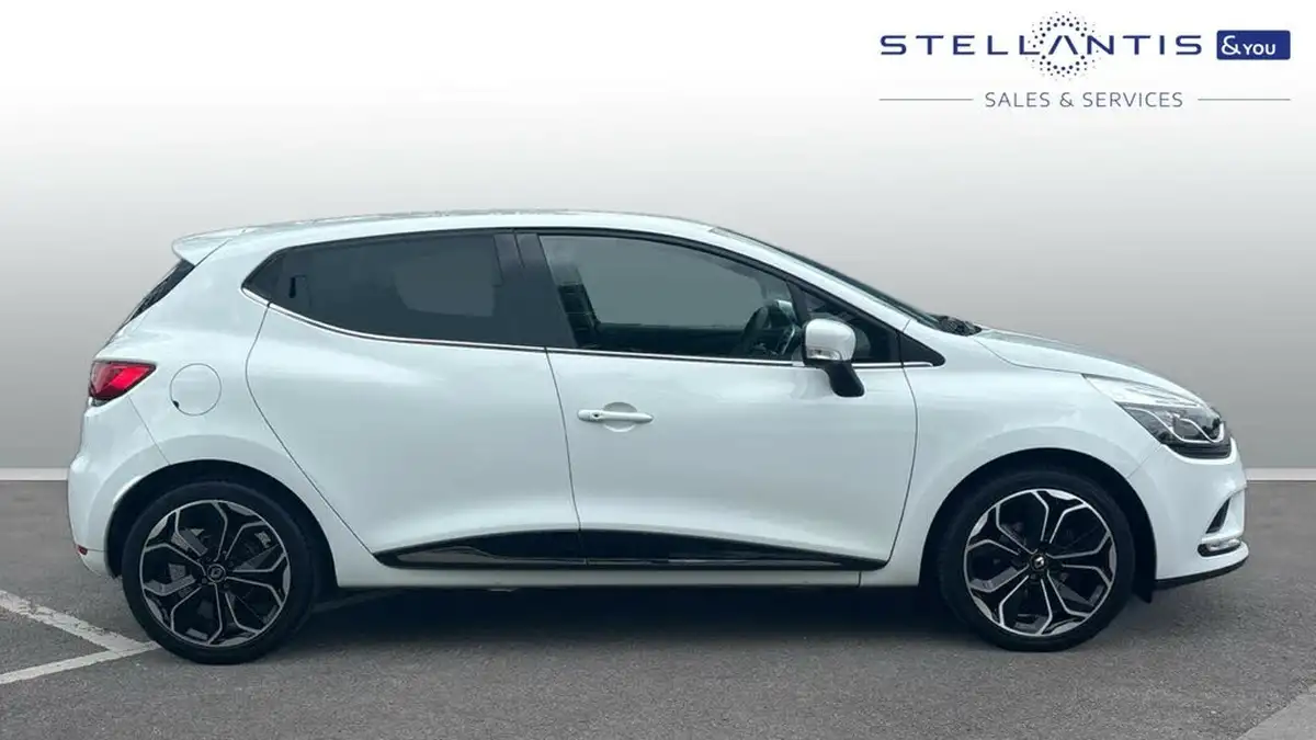 2019-renault-clio-09-tce-iconic-90ps-big-1