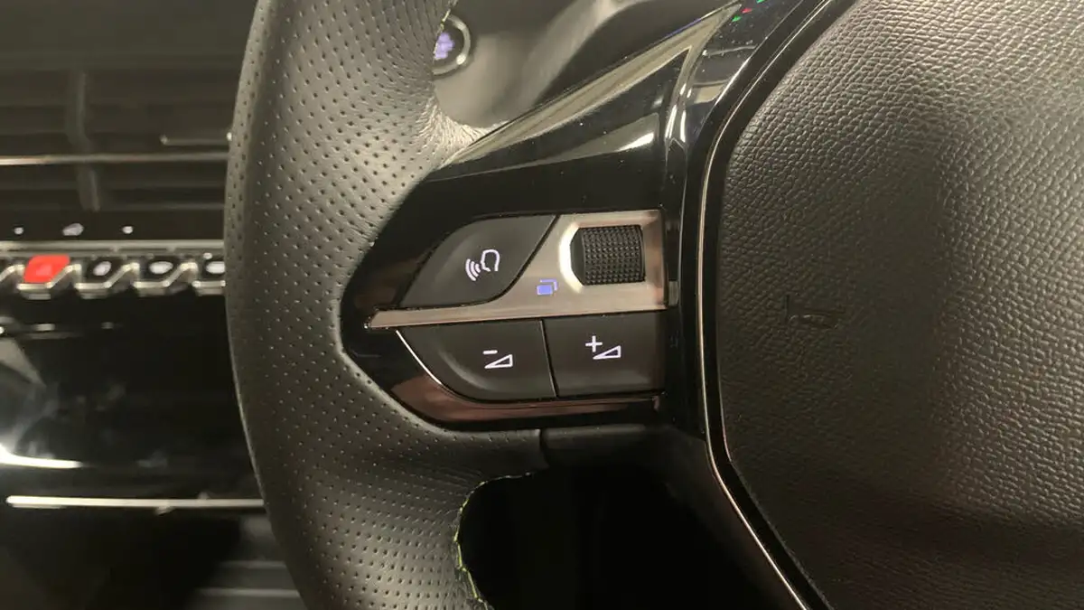 2024-peugeot-208-e-gt-156ps-51kwh-big-22