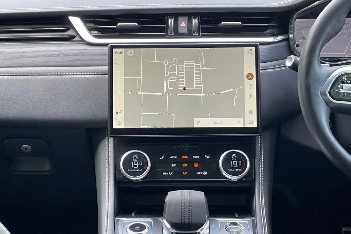 2023-jaguar-f-pace-20-d200-r-dynamic-se-black-big-17