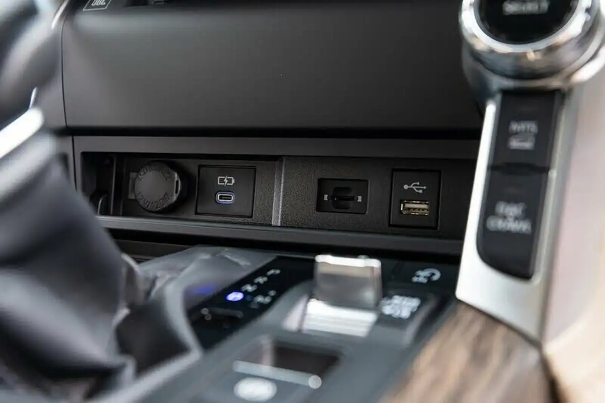 2023-toyota-land-cruiser-big-14
